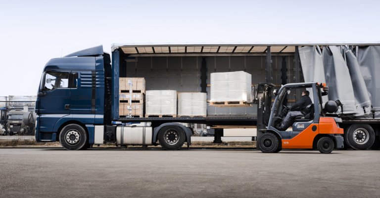 Tuzla Parsiyel Taşımacılık: Kayalar Nakliyat ile Güvenli Lojistik